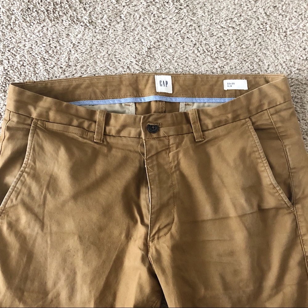 Gap men’s khaki pants